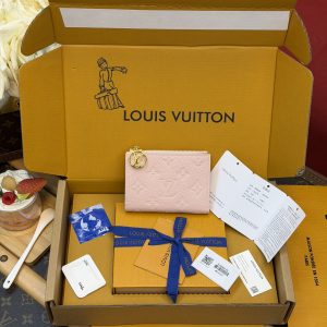 380¥ Premium Full-Steel Wallet, Authentic Design, Top-Grain Cowhide Leather, 163 Dynamic, Boutique-Matching Packaging, Complete Set as Pictured: Packaging, Certificate of Authenticity, Copper Electronic Tag, Gift Bag! M83569